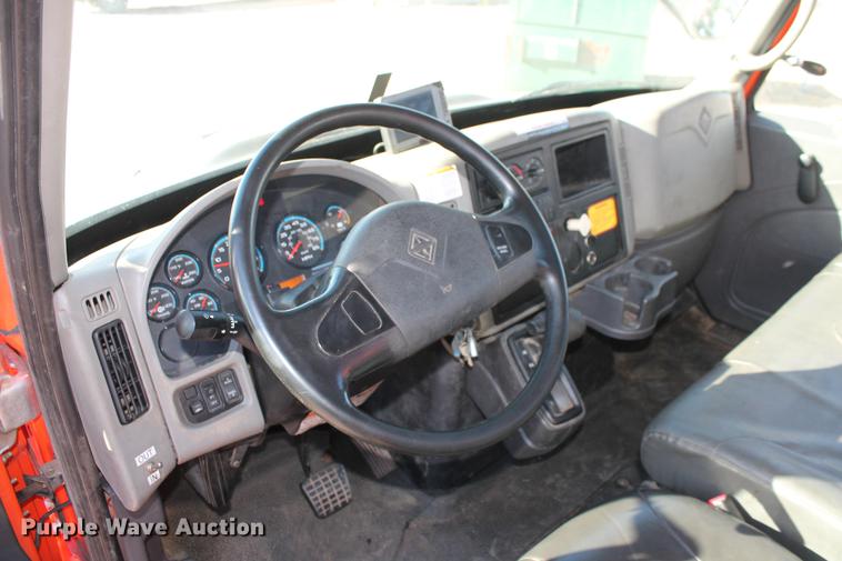 image for item DB5088 2009 International DuraStar 4300 bucket truck