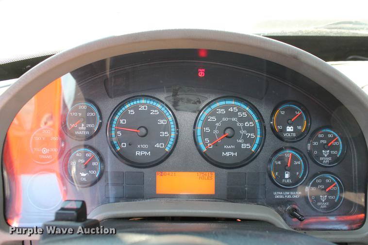 image for item DB5088 2009 International DuraStar 4300 bucket truck