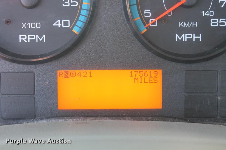 image for item DB5088 2009 International DuraStar 4300 bucket truck