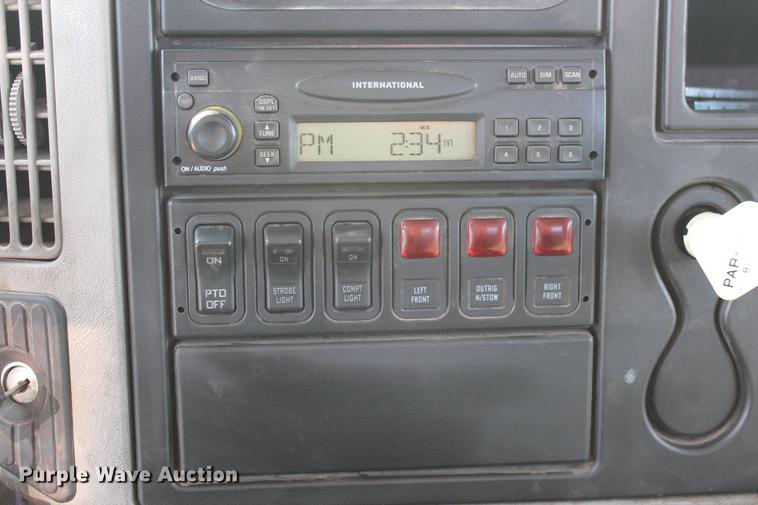 image for item DB5088 2009 International DuraStar 4300 bucket truck