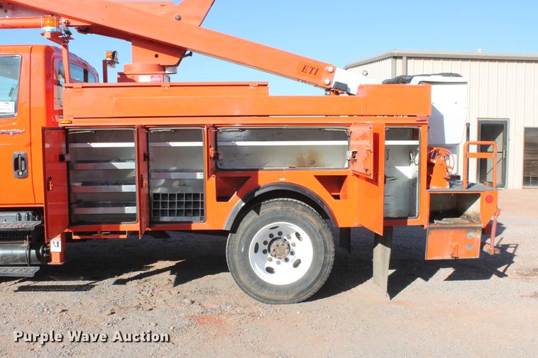 image for item DB5088 2009 International DuraStar 4300 bucket truck