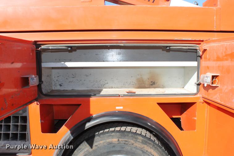 image for item DB5088 2009 International DuraStar 4300 bucket truck