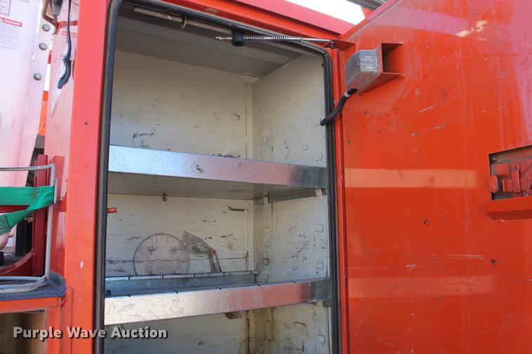 image for item DB5088 2009 International DuraStar 4300 bucket truck