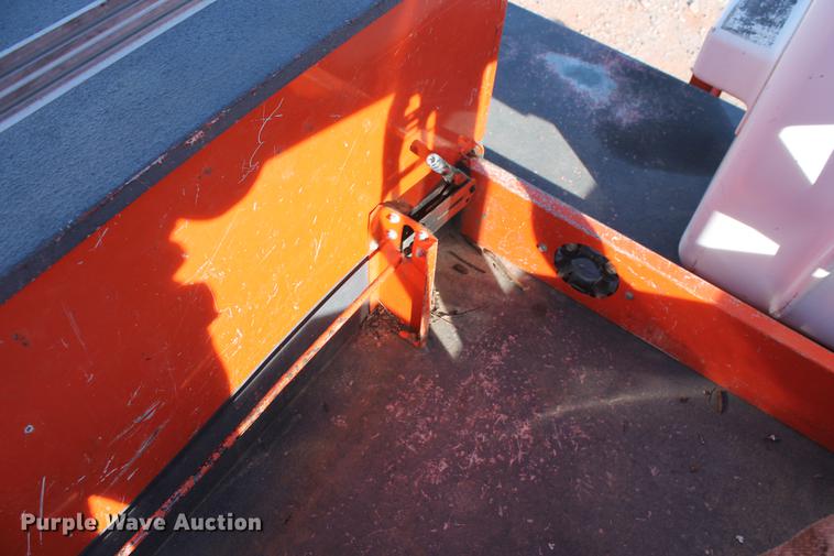 image for item DB5088 2009 International DuraStar 4300 bucket truck