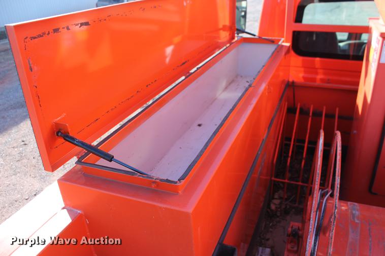 image for item DB5088 2009 International DuraStar 4300 bucket truck