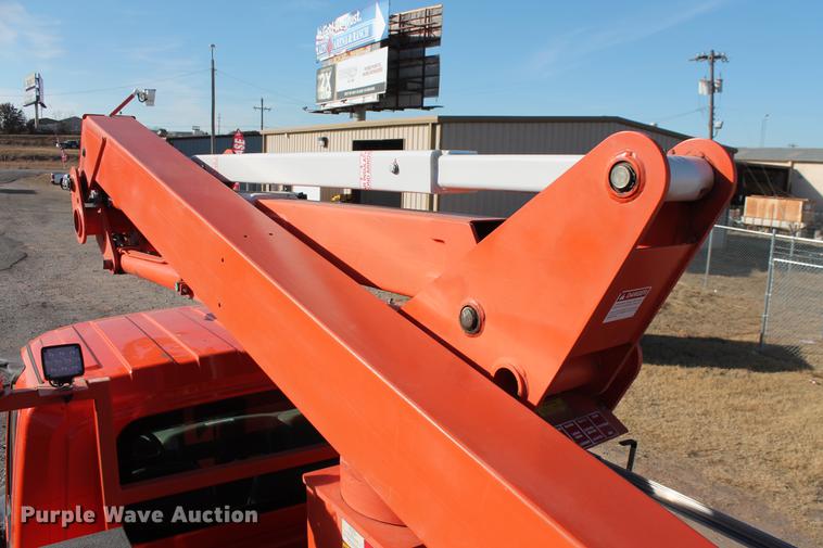 image for item DB5088 2009 International DuraStar 4300 bucket truck