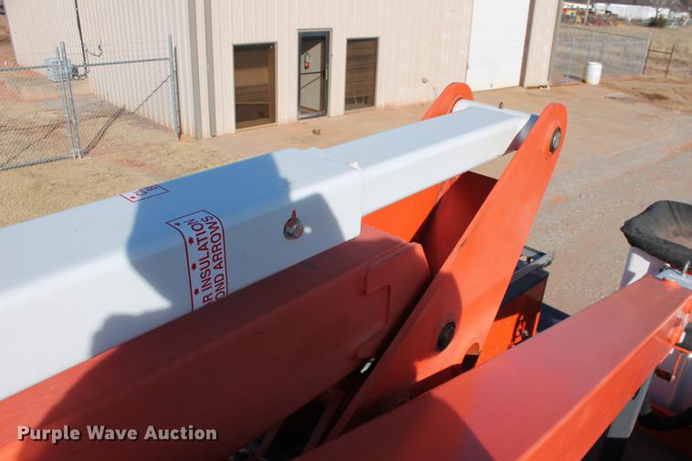 image for item DB5088 2009 International DuraStar 4300 bucket truck