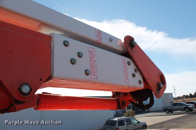 image for item DB5088 2009 International DuraStar 4300 bucket truck