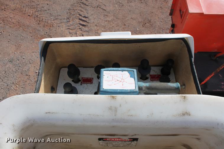 image for item DB5088 2009 International DuraStar 4300 bucket truck