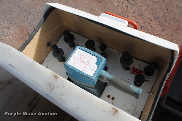 image for item DB5088 2009 International DuraStar 4300 bucket truck