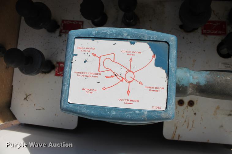 image for item DB5088 2009 International DuraStar 4300 bucket truck