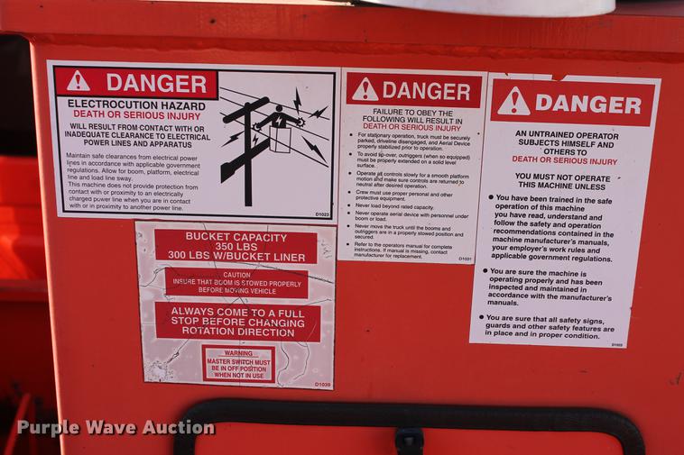 image for item DB5088 2009 International DuraStar 4300 bucket truck