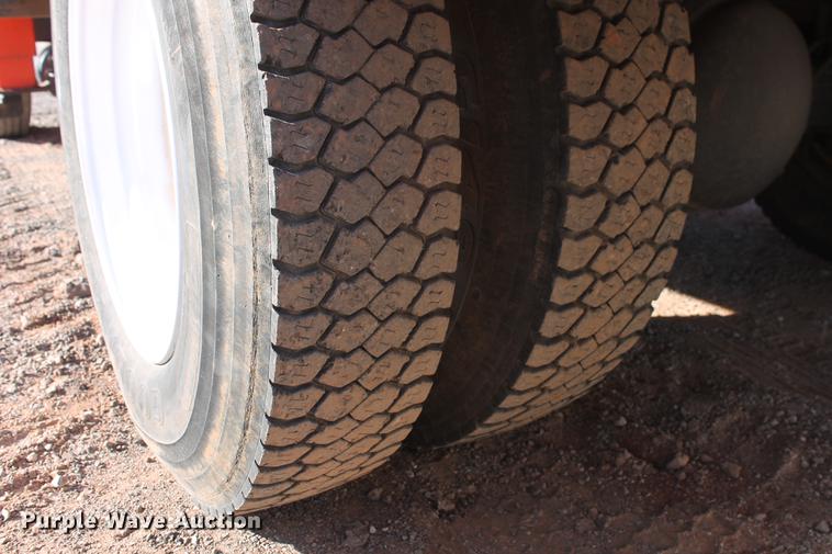 image for item DB5088 2009 International DuraStar 4300 bucket truck