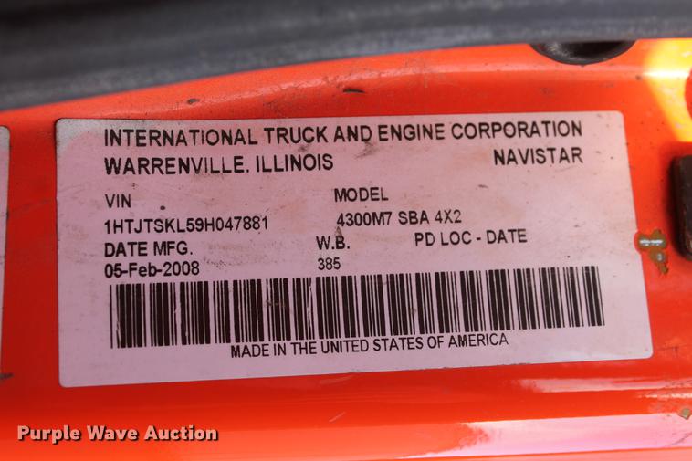 image for item DB5088 2009 International DuraStar 4300 bucket truck