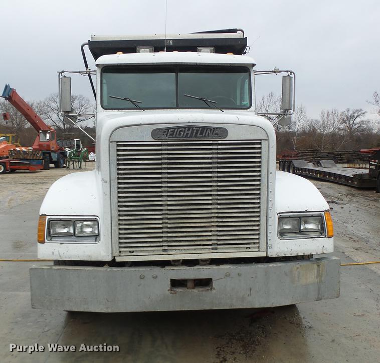 image for item DB9824 1994 Freightliner FLD dump truck