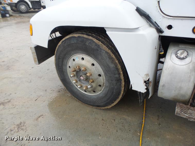 image for item DB9824 1994 Freightliner FLD dump truck