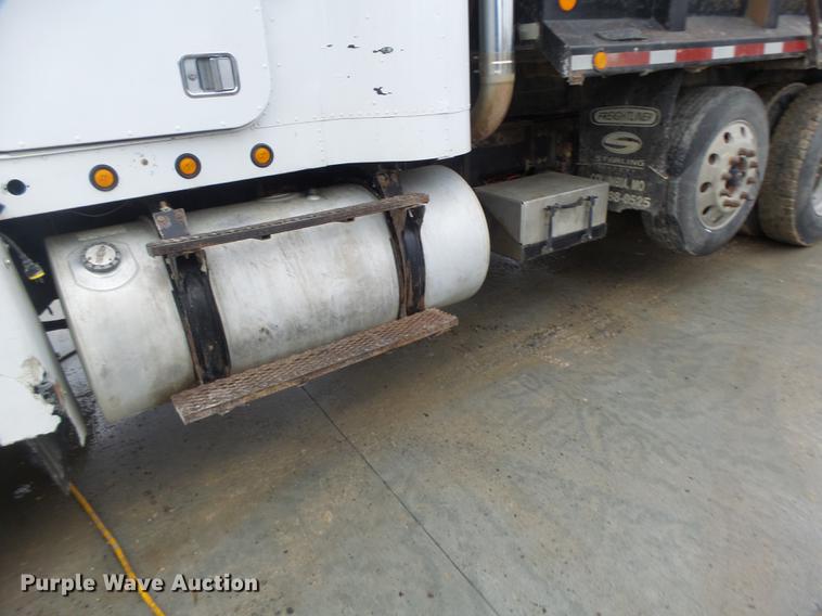 image for item DB9824 1994 Freightliner FLD dump truck