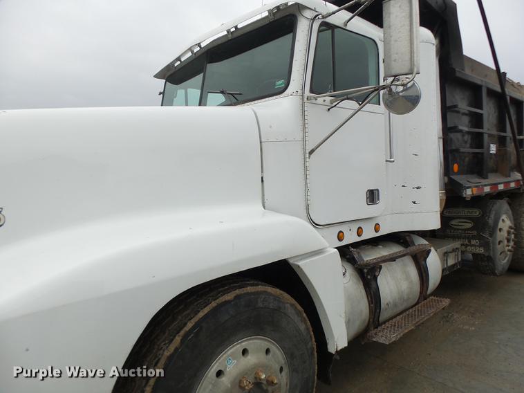 image for item DB9824 1994 Freightliner FLD dump truck
