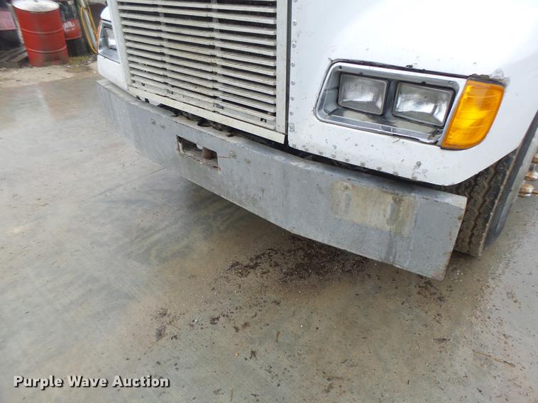image for item DB9824 1994 Freightliner FLD dump truck
