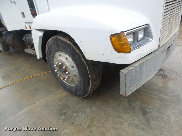 image for item DB9824 1994 Freightliner FLD dump truck
