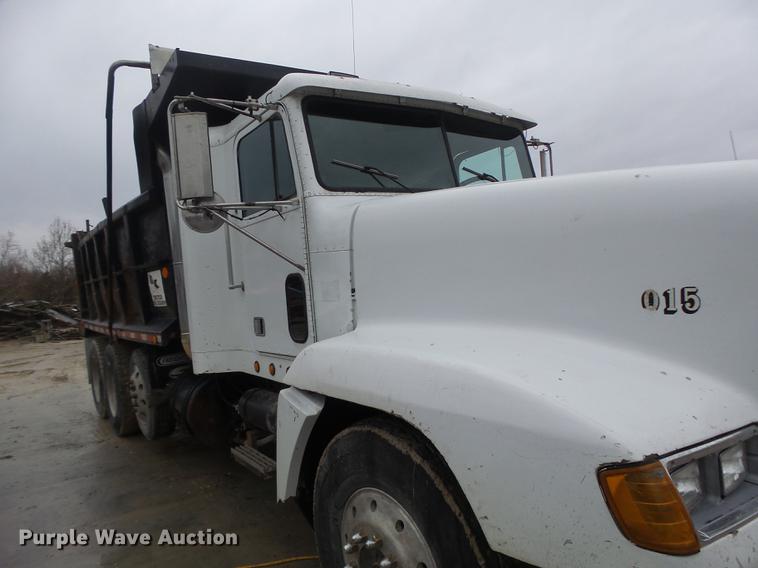 image for item DB9824 1994 Freightliner FLD dump truck