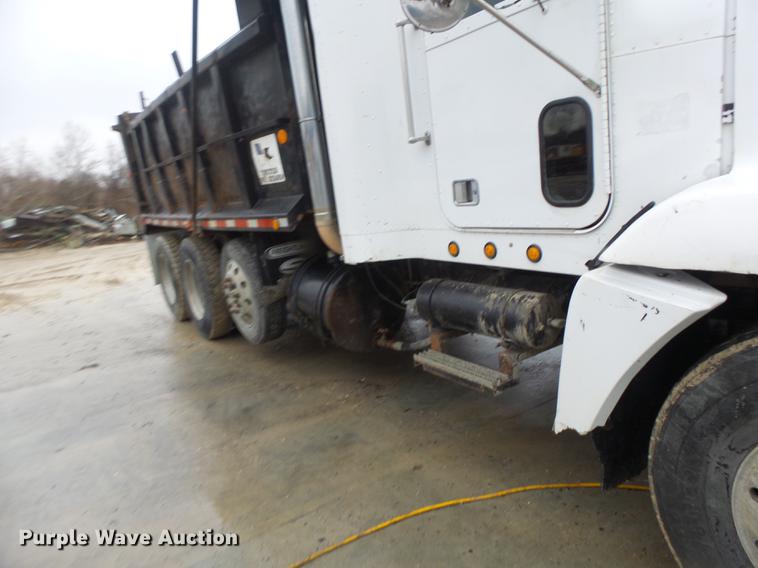 image for item DB9824 1994 Freightliner FLD dump truck