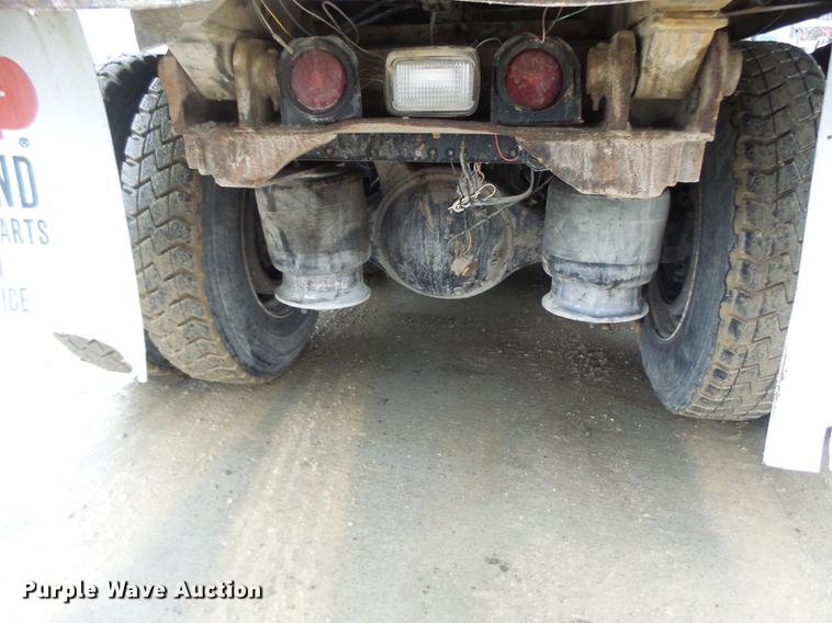 image for item DB9824 1994 Freightliner FLD dump truck