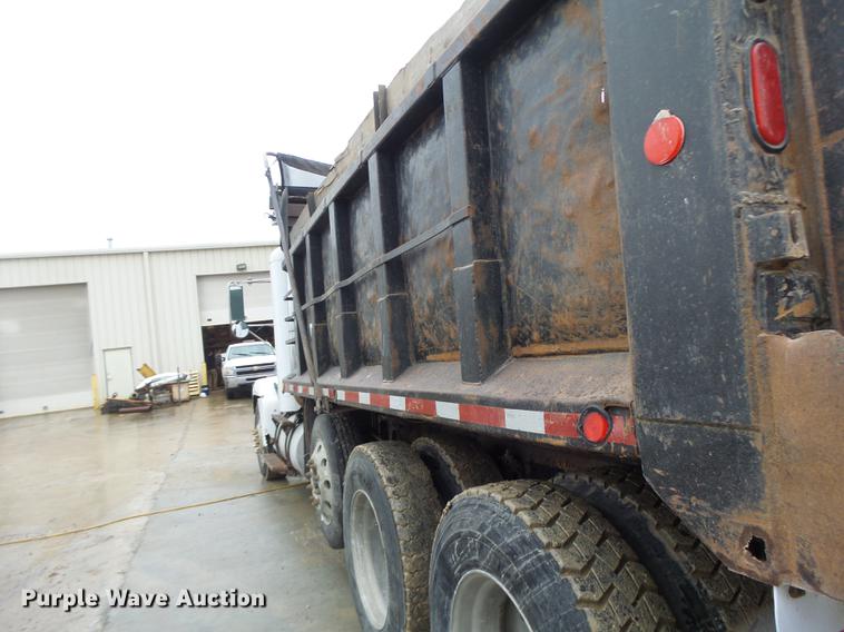 image for item DB9824 1994 Freightliner FLD dump truck