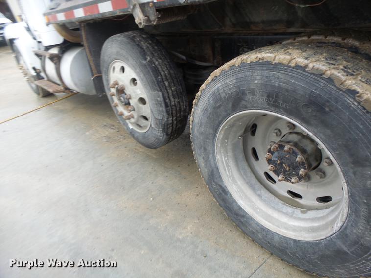 image for item DB9824 1994 Freightliner FLD dump truck