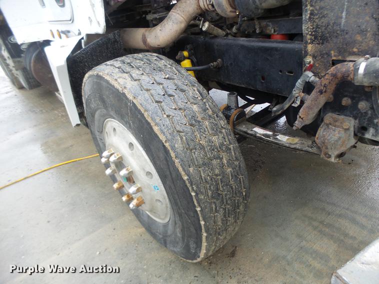 image for item DB9824 1994 Freightliner FLD dump truck