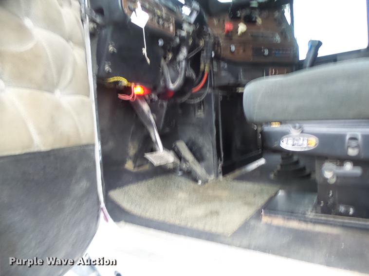 image for item DB9824 1994 Freightliner FLD dump truck