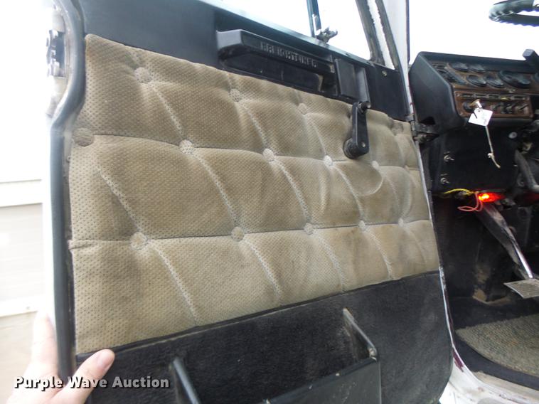 image for item DB9824 1994 Freightliner FLD dump truck