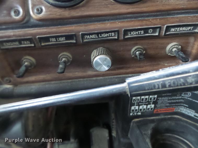 image for item DB9824 1994 Freightliner FLD dump truck