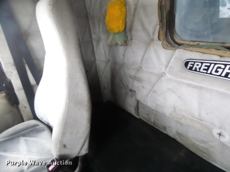 image for item DB9824 1994 Freightliner FLD dump truck