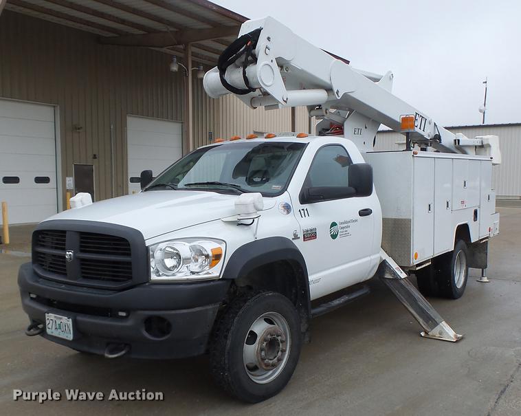 image for item DB9825 2009 Dodge Ram 5500 bucket truck