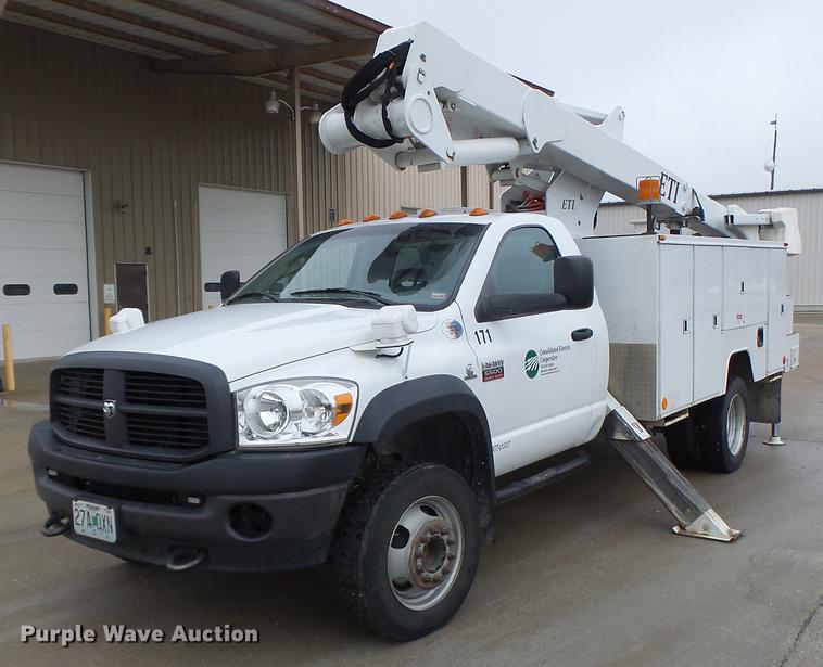 image for item DB9825 2009 Dodge Ram 5500 bucket truck