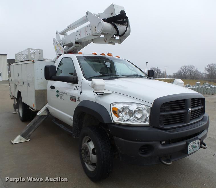 image for item DB9825 2009 Dodge Ram 5500 bucket truck
