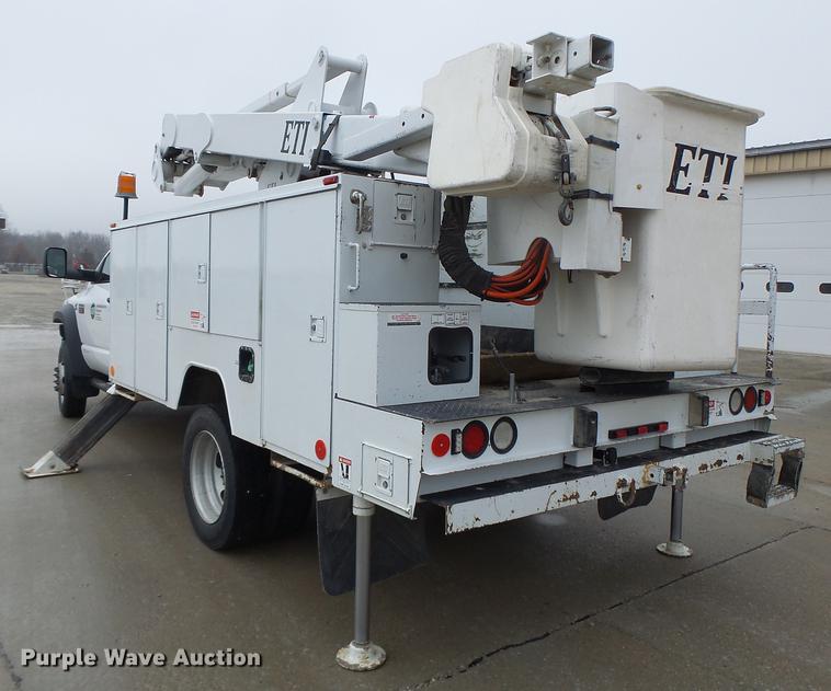 image for item DB9825 2009 Dodge Ram 5500 bucket truck