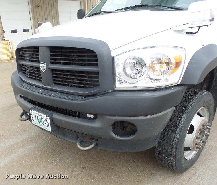 image for item DB9825 2009 Dodge Ram 5500 bucket truck