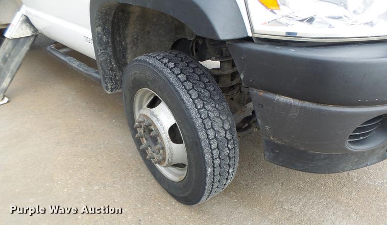 image for item DB9825 2009 Dodge Ram 5500 bucket truck