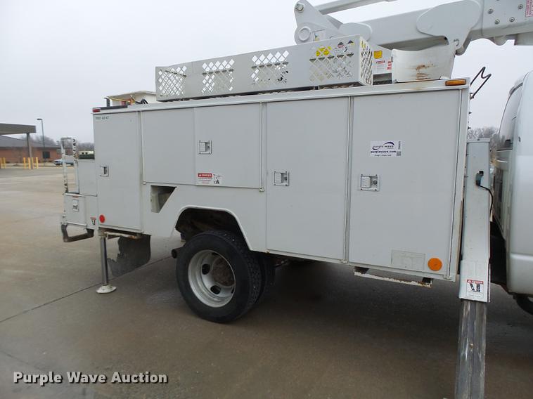 image for item DB9825 2009 Dodge Ram 5500 bucket truck