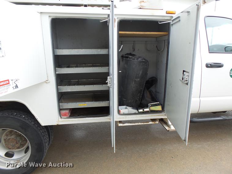 image for item DB9825 2009 Dodge Ram 5500 bucket truck
