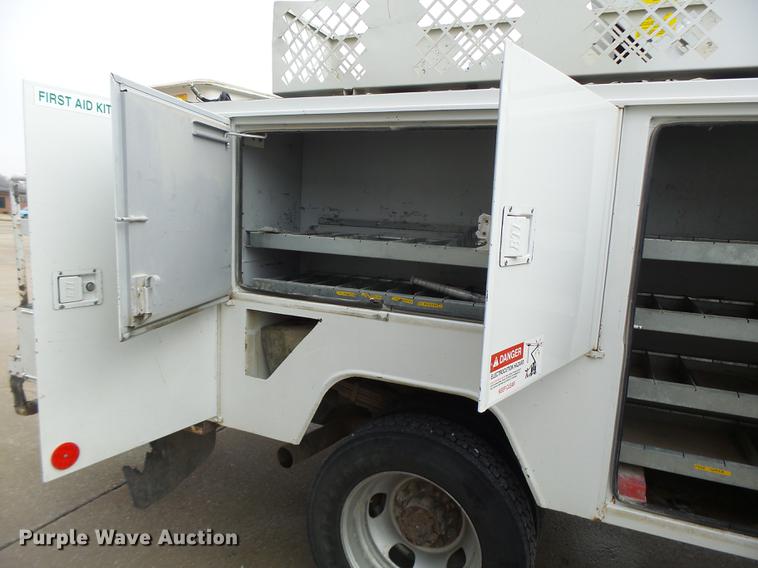 image for item DB9825 2009 Dodge Ram 5500 bucket truck