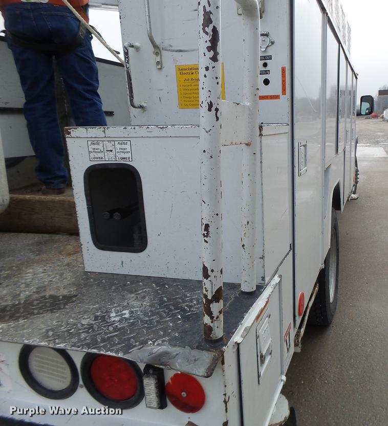 image for item DB9825 2009 Dodge Ram 5500 bucket truck