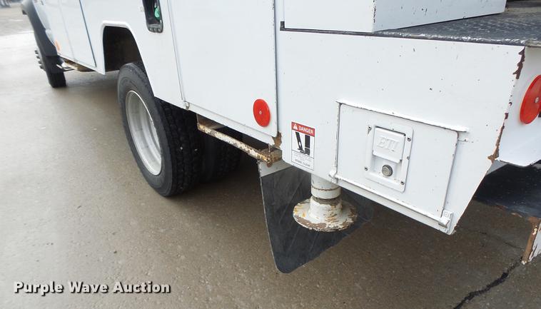 image for item DB9825 2009 Dodge Ram 5500 bucket truck