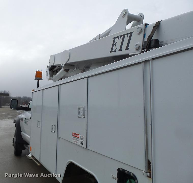 image for item DB9825 2009 Dodge Ram 5500 bucket truck