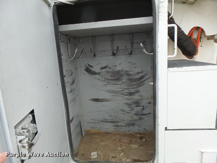 image for item DB9825 2009 Dodge Ram 5500 bucket truck