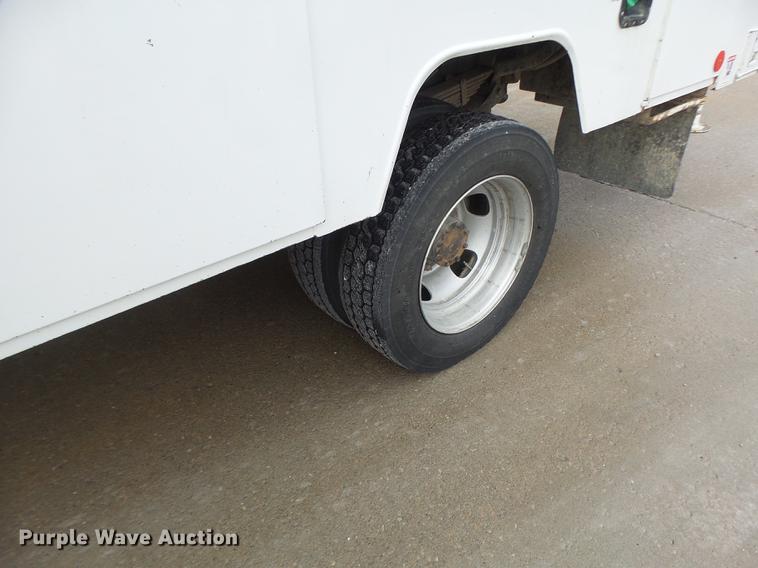 image for item DB9825 2009 Dodge Ram 5500 bucket truck