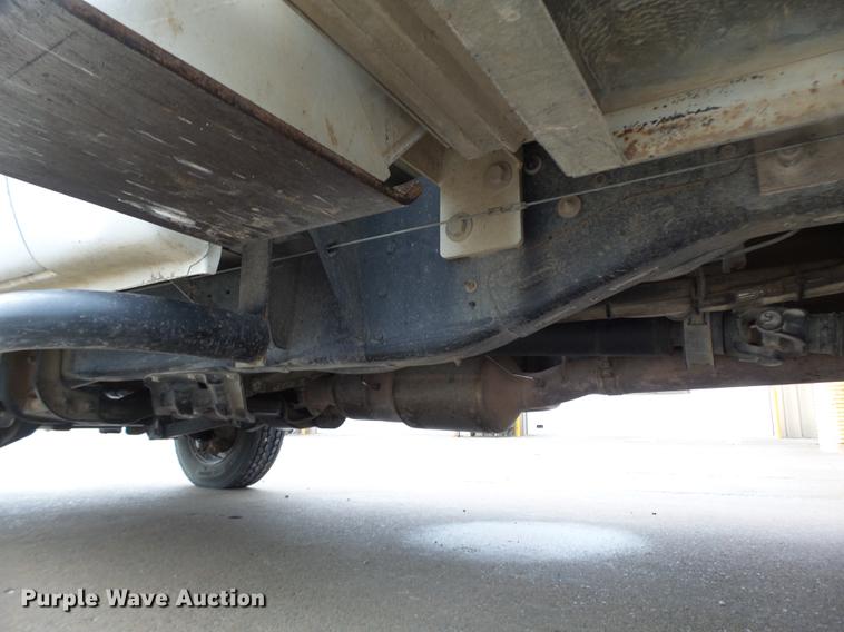 image for item DB9825 2009 Dodge Ram 5500 bucket truck