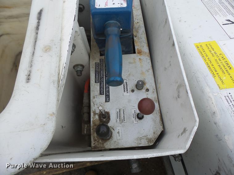 image for item DB9825 2009 Dodge Ram 5500 bucket truck